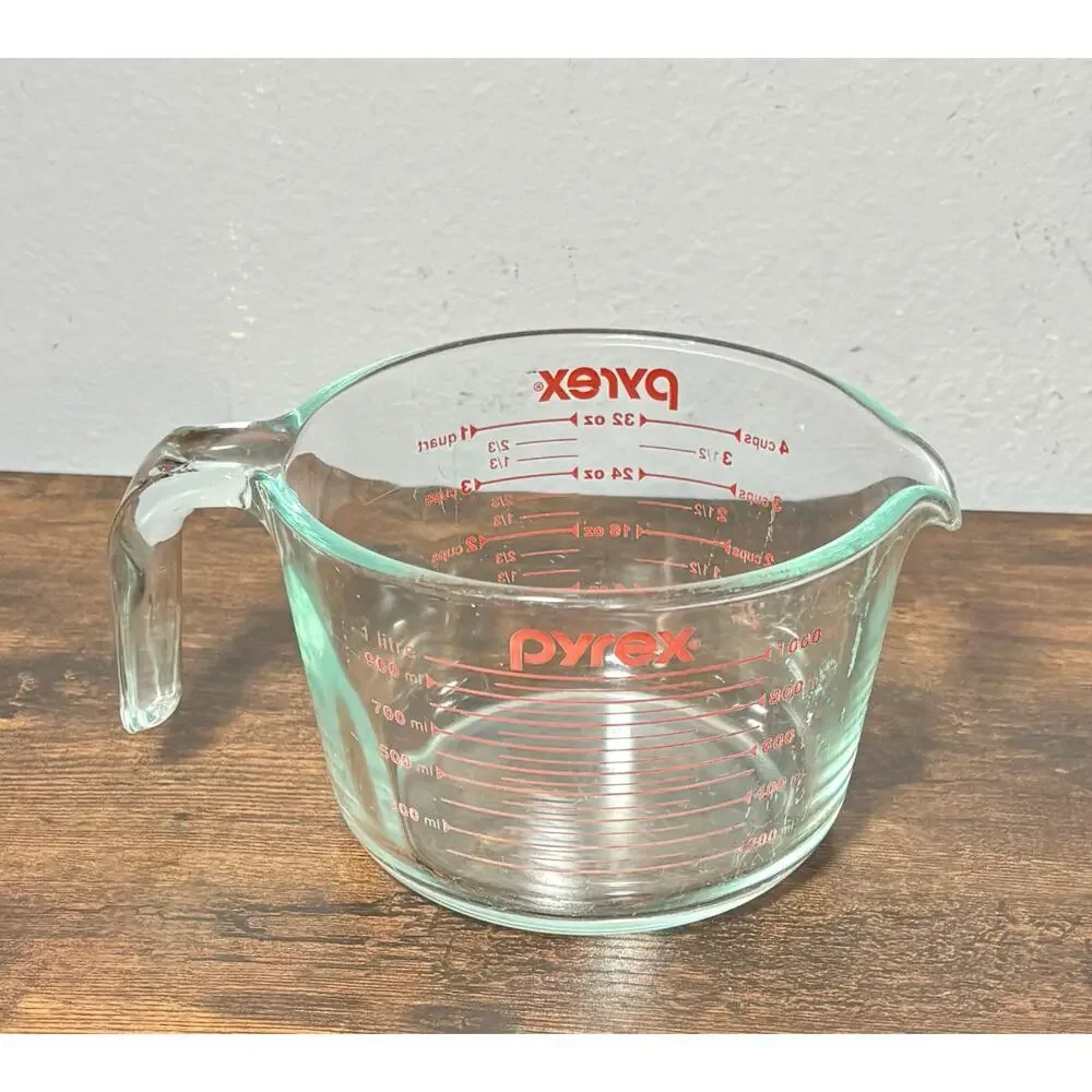 Vintage Pyrex Large 4 Cup/ 32 oz Red Letters Open Handle #532 USA